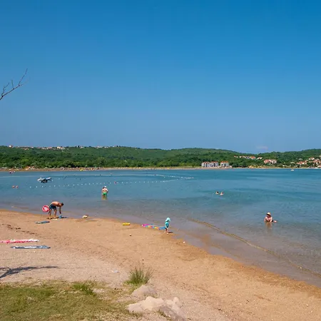 Julia3 Mit Eigener Terrasse By Interhome Čižići