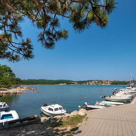 Julia3 Mit Eigener Terrasse By Interhome Apartament Čižići