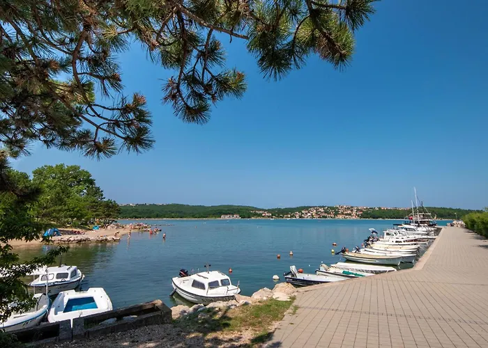 Julia3 Mit Eigener Terrasse By Interhome Apartament Čižići